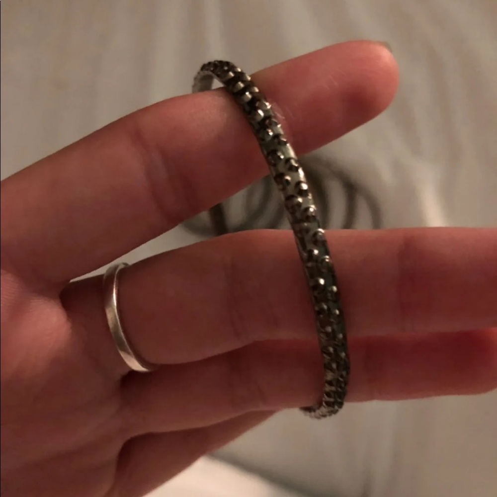 7 Bracelets - Picture 6 of 6